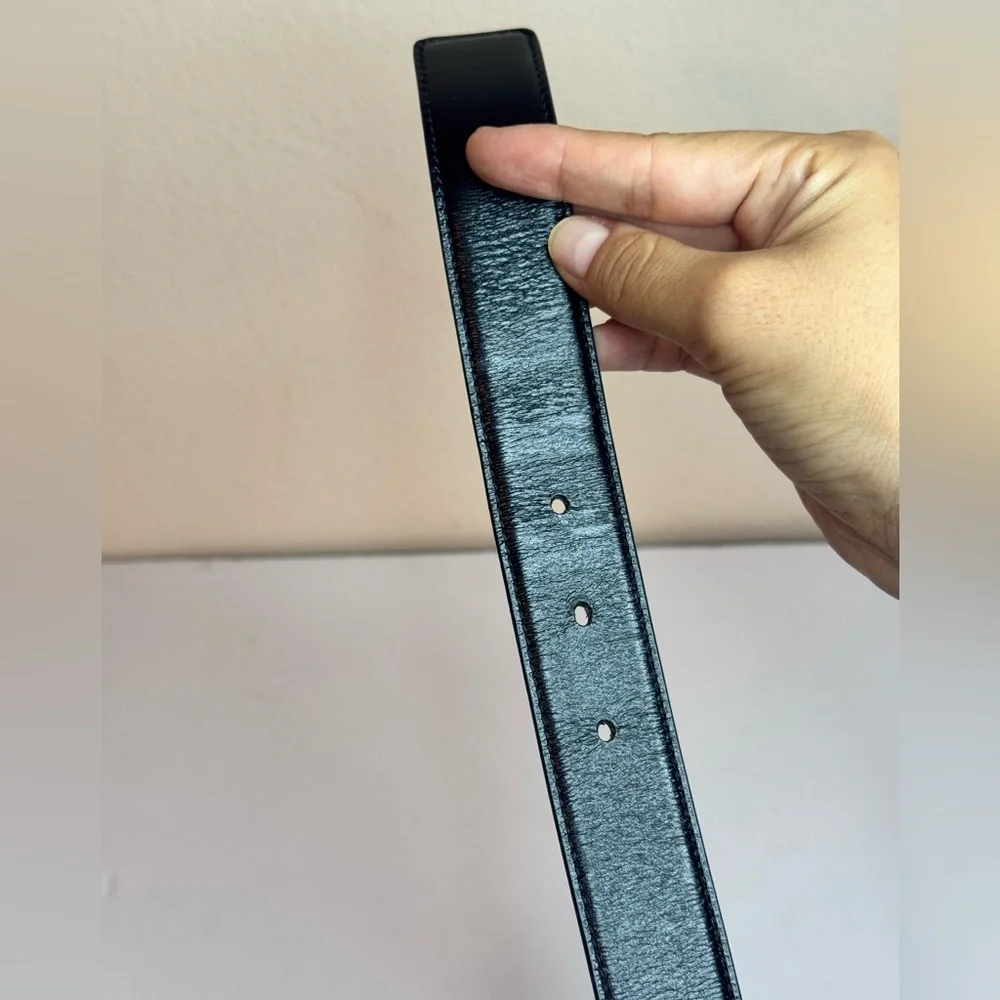 GUCCI Vintage G Logo Black Leather Belt